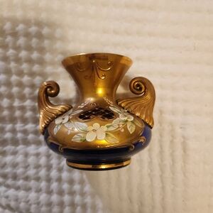 Elegant Gold and Blue Decorative Vase